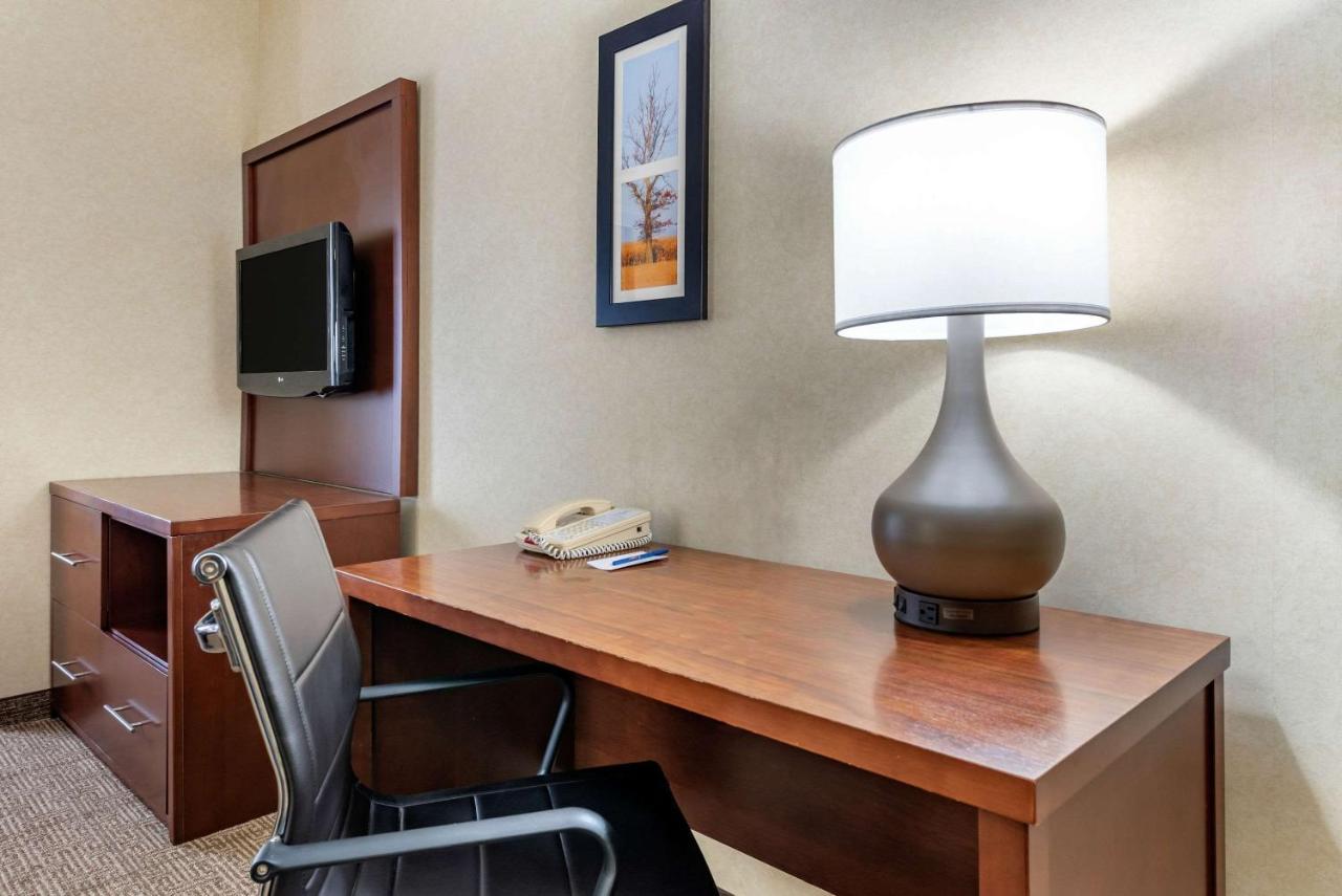 Comfort Suites South Elkhart Buitenkant foto